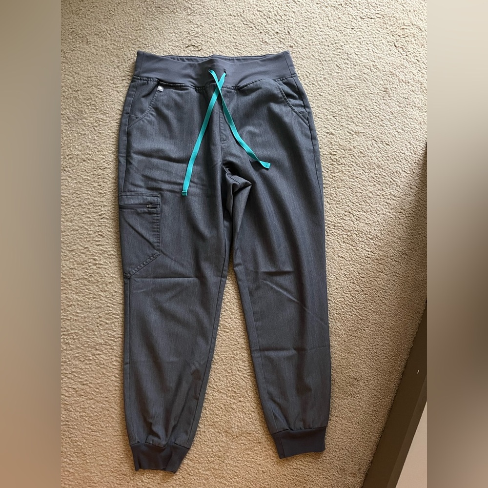 Figs joggers, size M petite